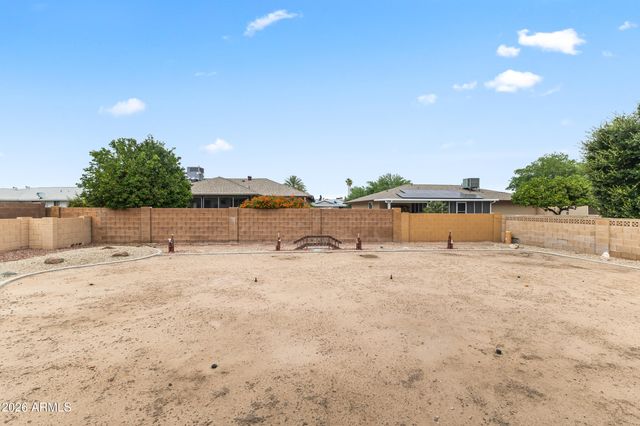 9904 W SHIPROCK Drive, Sun City, AZ 85351