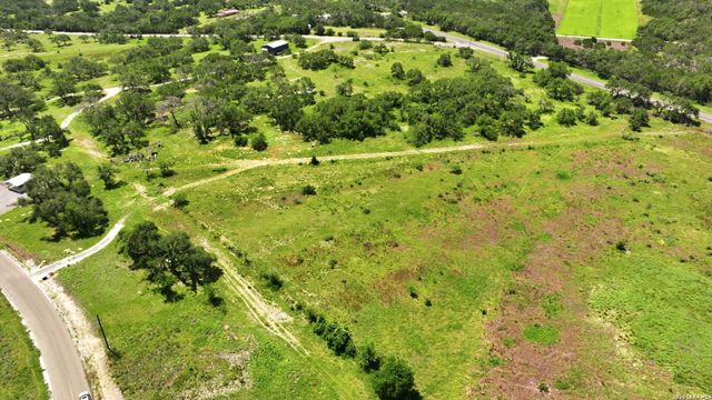 718 Windmill Ridge, Blanco, TX 78606