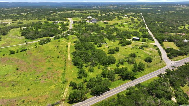 718 Windmill Ridge, Blanco, TX 78606