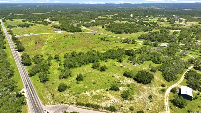 718 Windmill Ridge, Blanco, TX 78606