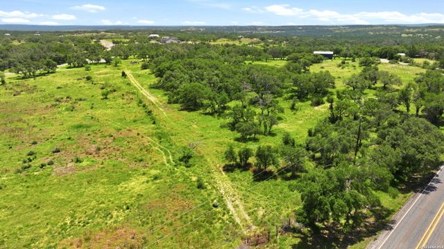 718 Windmill Ridge, Blanco, TX 78606