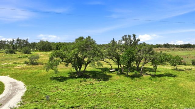 718 Windmill Ridge, Blanco, TX 78606