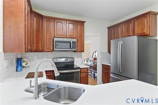 3329 White Chimneys Ct, Glen Allen, VA 23060