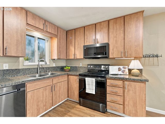 1608 Nw ROLLING HILL Dr, Beaverton, OR 97006