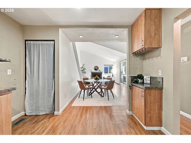 1608 Nw ROLLING HILL Dr, Beaverton, OR 97006