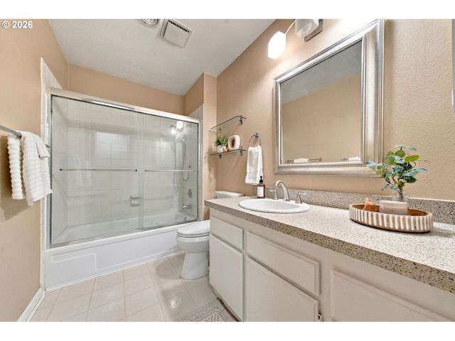 1608 Nw ROLLING HILL Dr, Beaverton, OR 97006