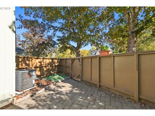 1608 Nw ROLLING HILL Dr, Beaverton, OR 97006