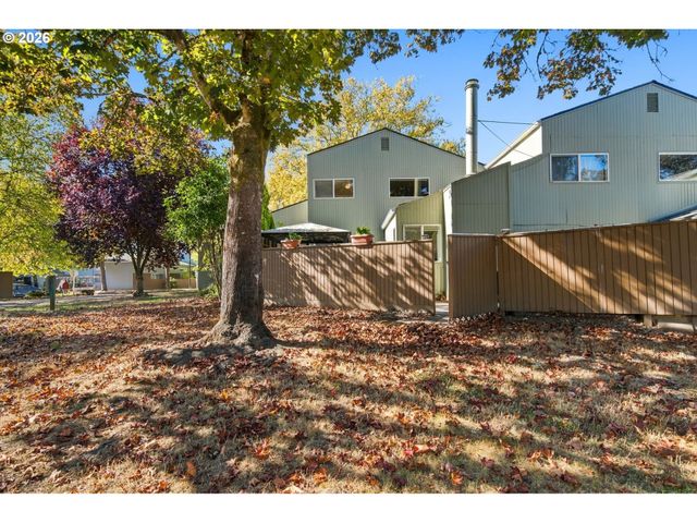 1608 Nw ROLLING HILL Dr, Beaverton, OR 97006