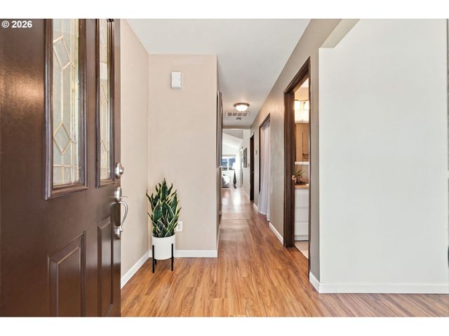1608 Nw ROLLING HILL Dr, Beaverton, OR 97006