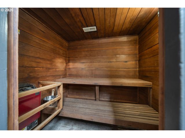 1608 Nw ROLLING HILL Dr, Beaverton, OR 97006