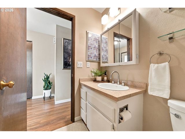 1608 Nw ROLLING HILL Dr, Beaverton, OR 97006