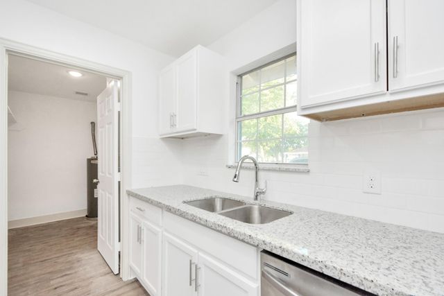 1501 Maiden Lane, Richmond, TX 77469