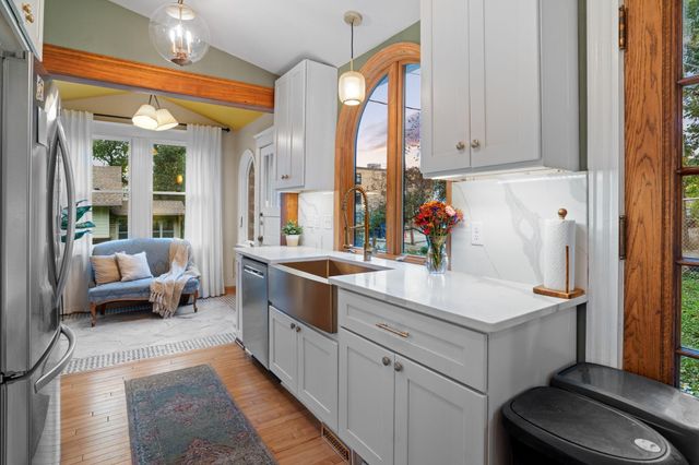 1146 Central Avenue W, Saint Paul, MN 55104