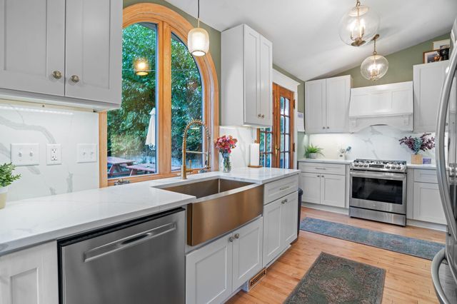 1146 Central Avenue W, Saint Paul, MN 55104