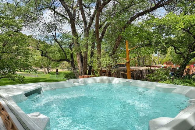 1352 Bishops Lodge Road, Santa Fe, NM 87506