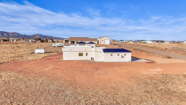 9 Express Drive, Edgewood, NM 87015