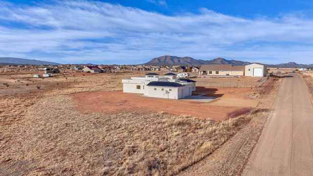 9 Express Drive, Edgewood, NM 87015