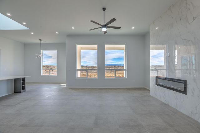 9 Express Drive, Edgewood, NM 87015