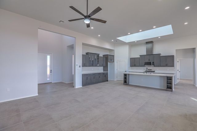 9 Express Drive, Edgewood, NM 87015