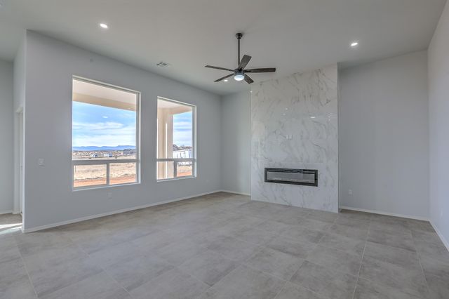 9 Express Drive, Edgewood, NM 87015