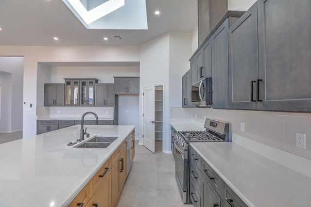 9 Express Drive, Edgewood, NM 87015