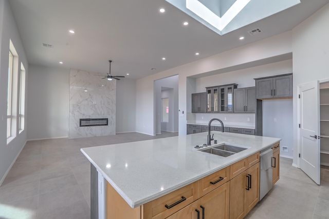 9 Express Drive, Edgewood, NM 87015