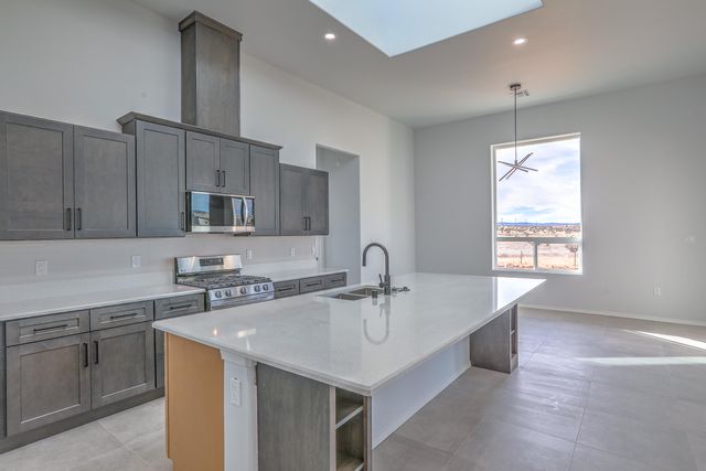 9 Express Drive, Edgewood, NM 87015