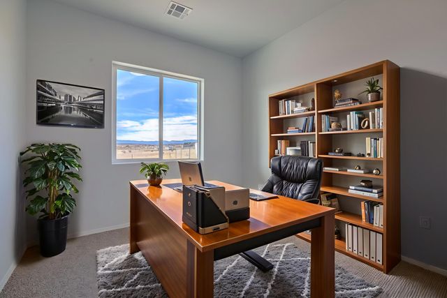 9 Express Drive, Edgewood, NM 87015