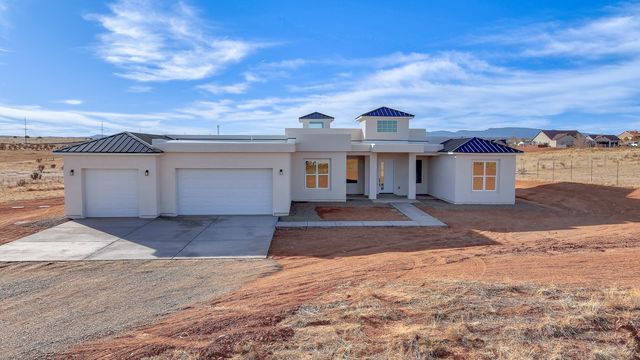 9 Express Drive, Edgewood, NM 87015