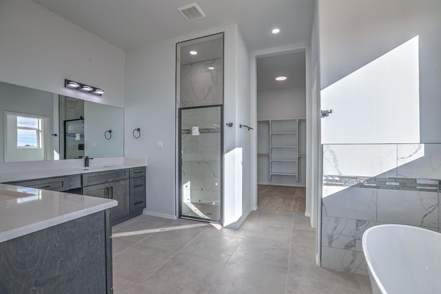 9 Express Drive, Edgewood, NM 87015