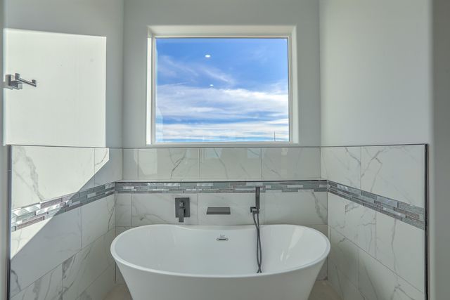 9 Express Drive, Edgewood, NM 87015