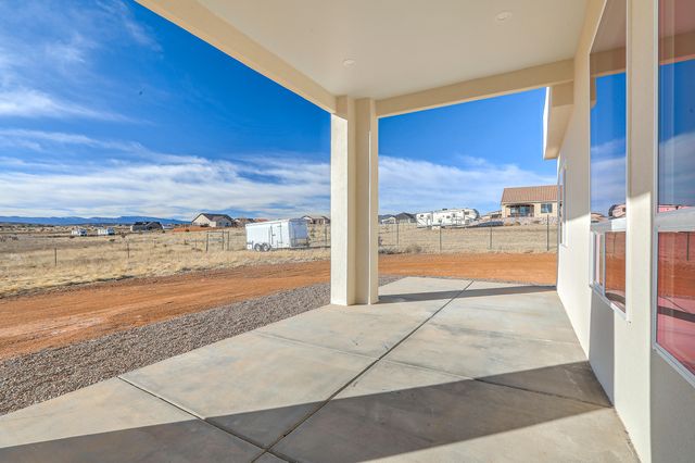 9 Express Drive, Edgewood, NM 87015