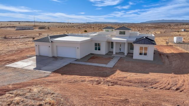 9 Express Drive, Edgewood, NM 87015