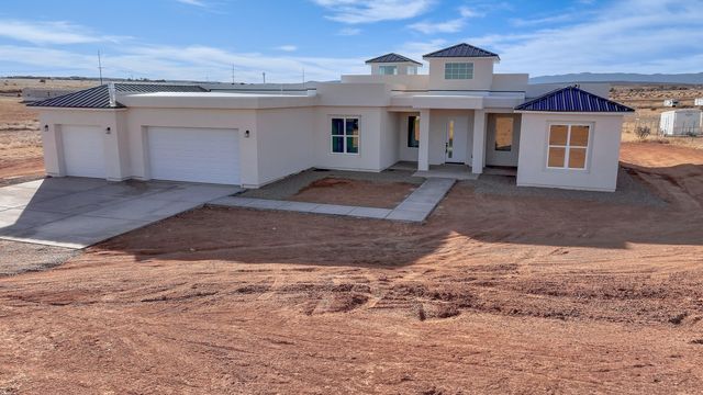 9 Express Drive, Edgewood, NM 87015