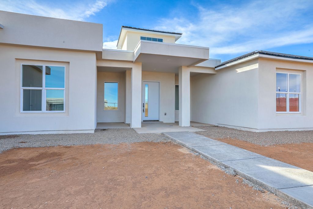 9 Express Drive, Edgewood, NM 87015