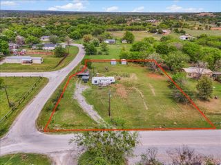 512 Bennett Drive, Aurora, TX 76078