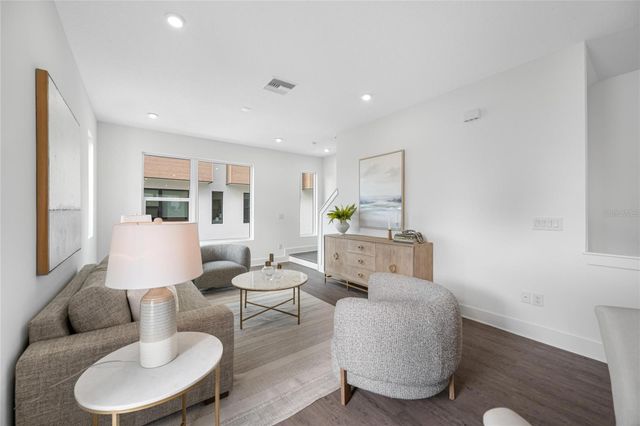 315 15TH STREET N, St Petersburg, FL 33705