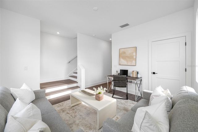 315 15TH STREET N, St Petersburg, FL 33705