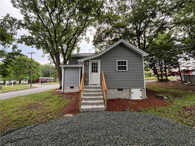 1700 Ball Street, Greensboro, NC 27405