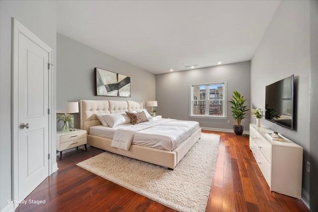 653-659 E 2nd St 205, Boston, MA 02127