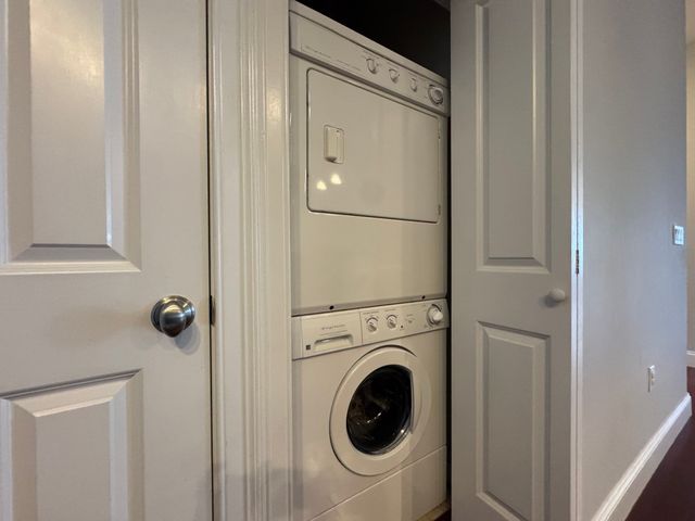 653-659 E 2nd St 205, Boston, MA 02127