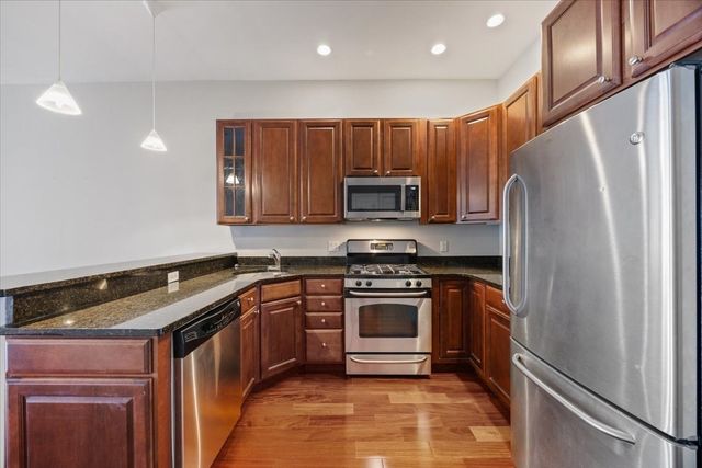 653-659 E 2nd St 205, Boston, MA 02127