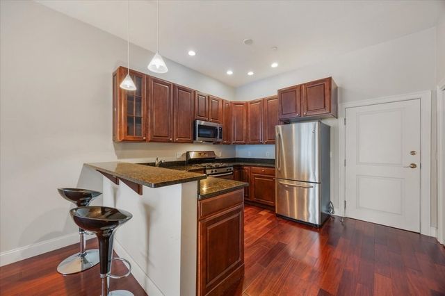653-659 E 2nd St 205, Boston, MA 02127