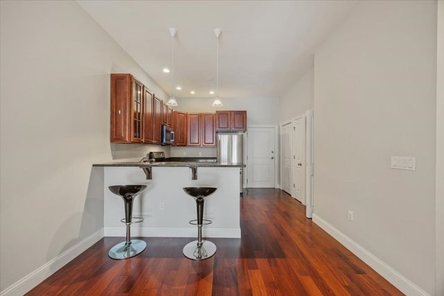 653-659 E 2nd St 205, Boston, MA 02127
