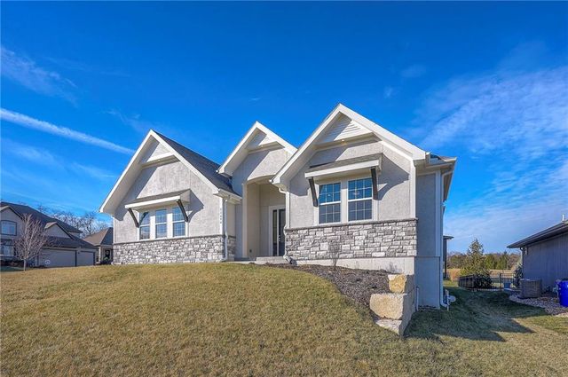 11494 S Longview Road, Olathe, KS 66061