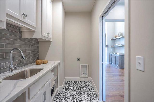 11494 S Longview Road, Olathe, KS 66061