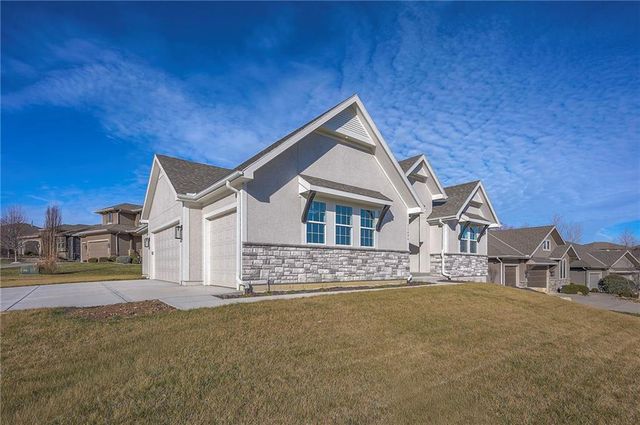 11494 S Longview Road, Olathe, KS 66061