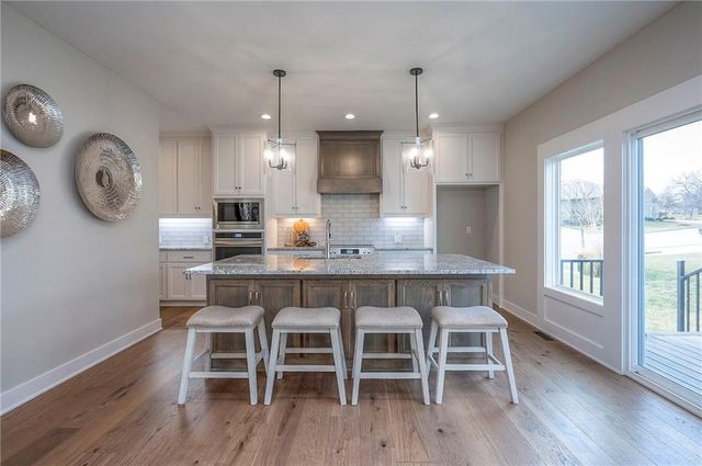 11494 S Longview Road, Olathe, KS 66061