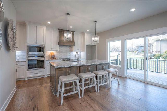 11494 S Longview Road, Olathe, KS 66061