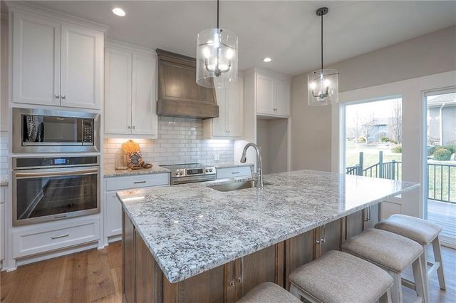 11494 S Longview Road, Olathe, KS 66061